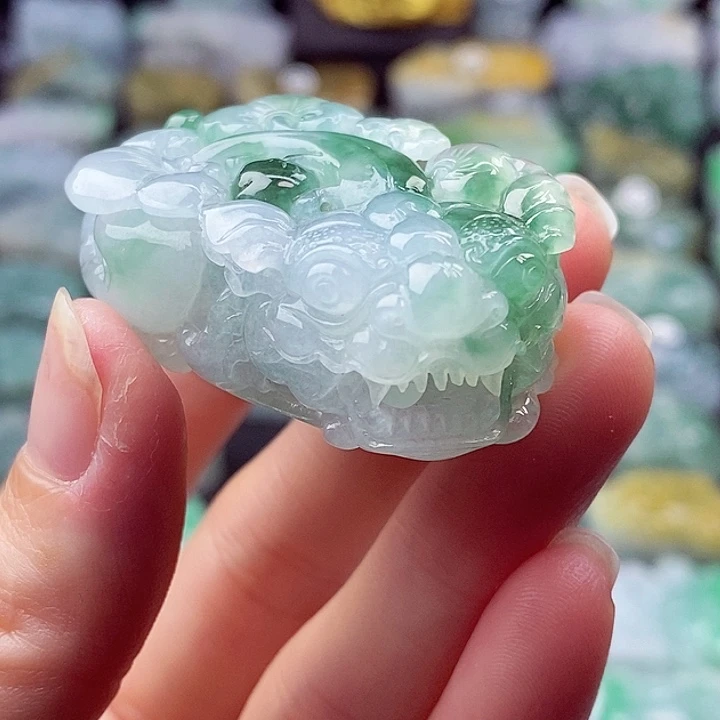 颈饰未镶嵌翡翠小****了天然