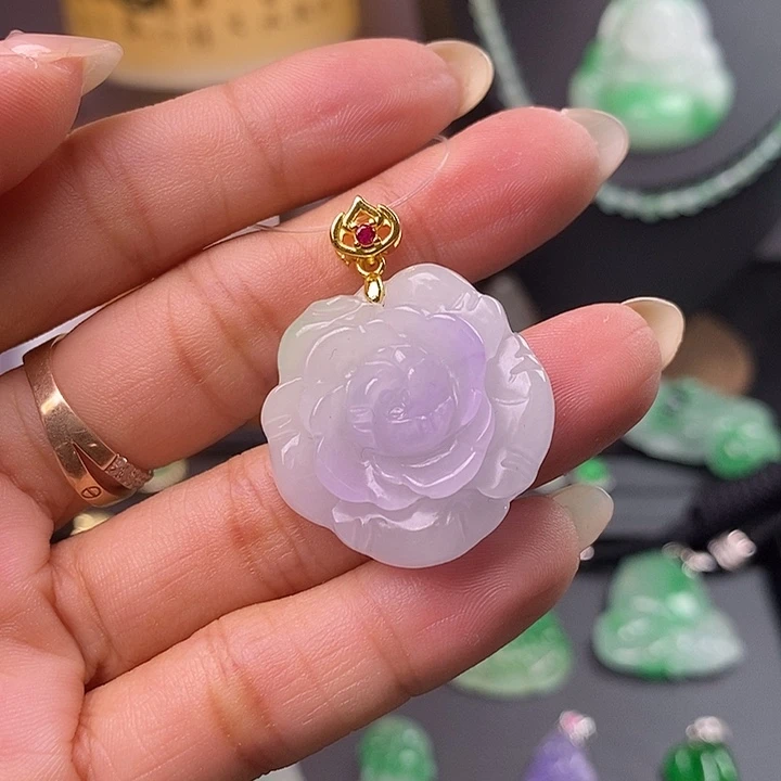 翡翠未镶嵌吊坠(赠链)