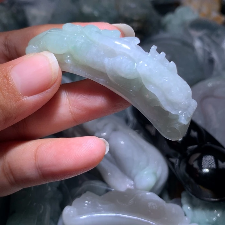 翡翠未镶嵌颈饰保真天然A货翡翠