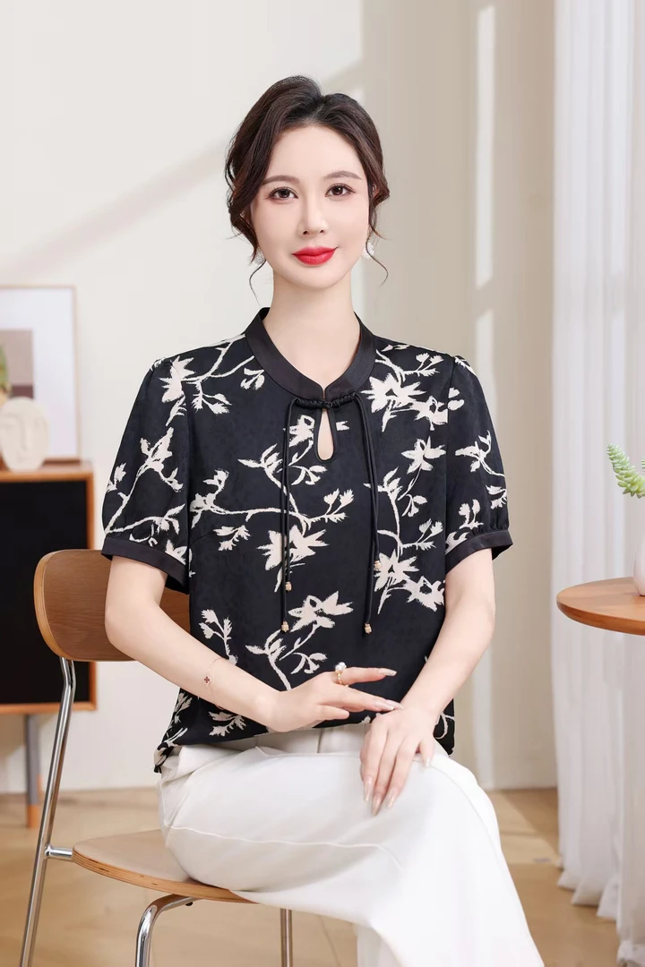 黑色国风立领短袖套头衫