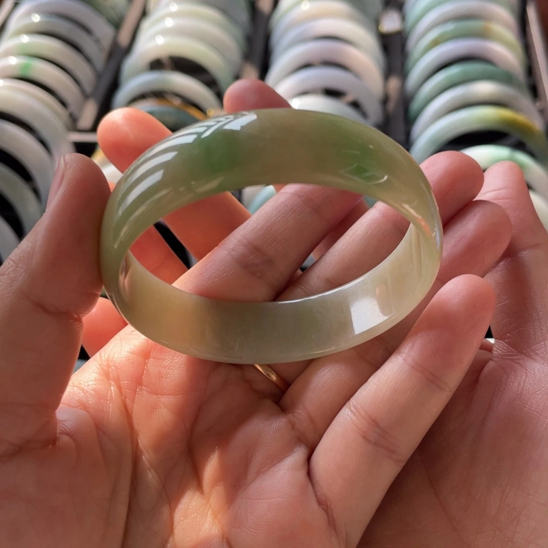 翡翠未镶嵌手镯手镯