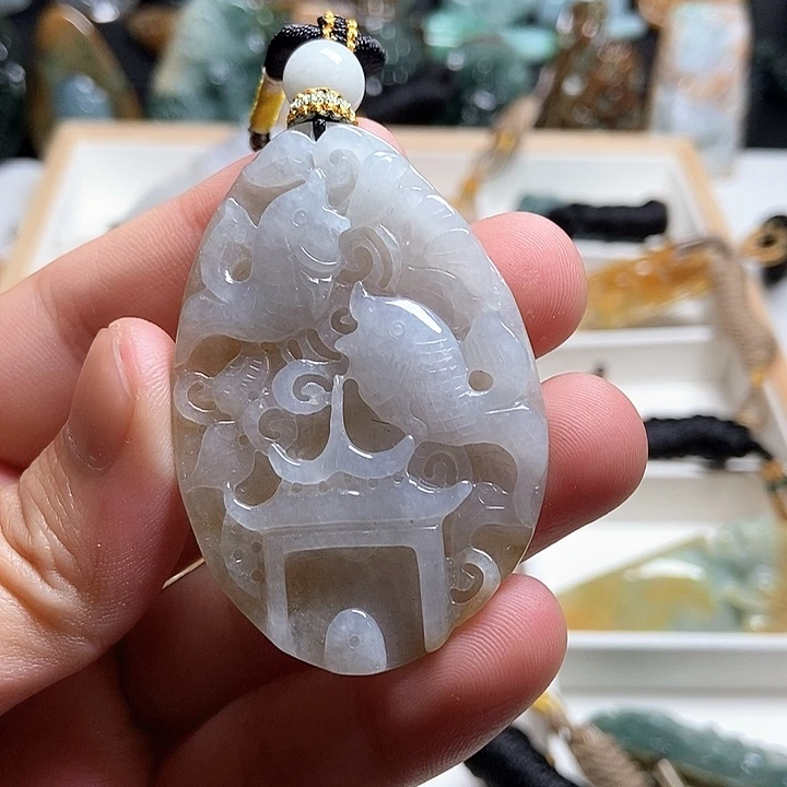 孙***蕾翡翠未镶嵌颈饰翡翠a货
