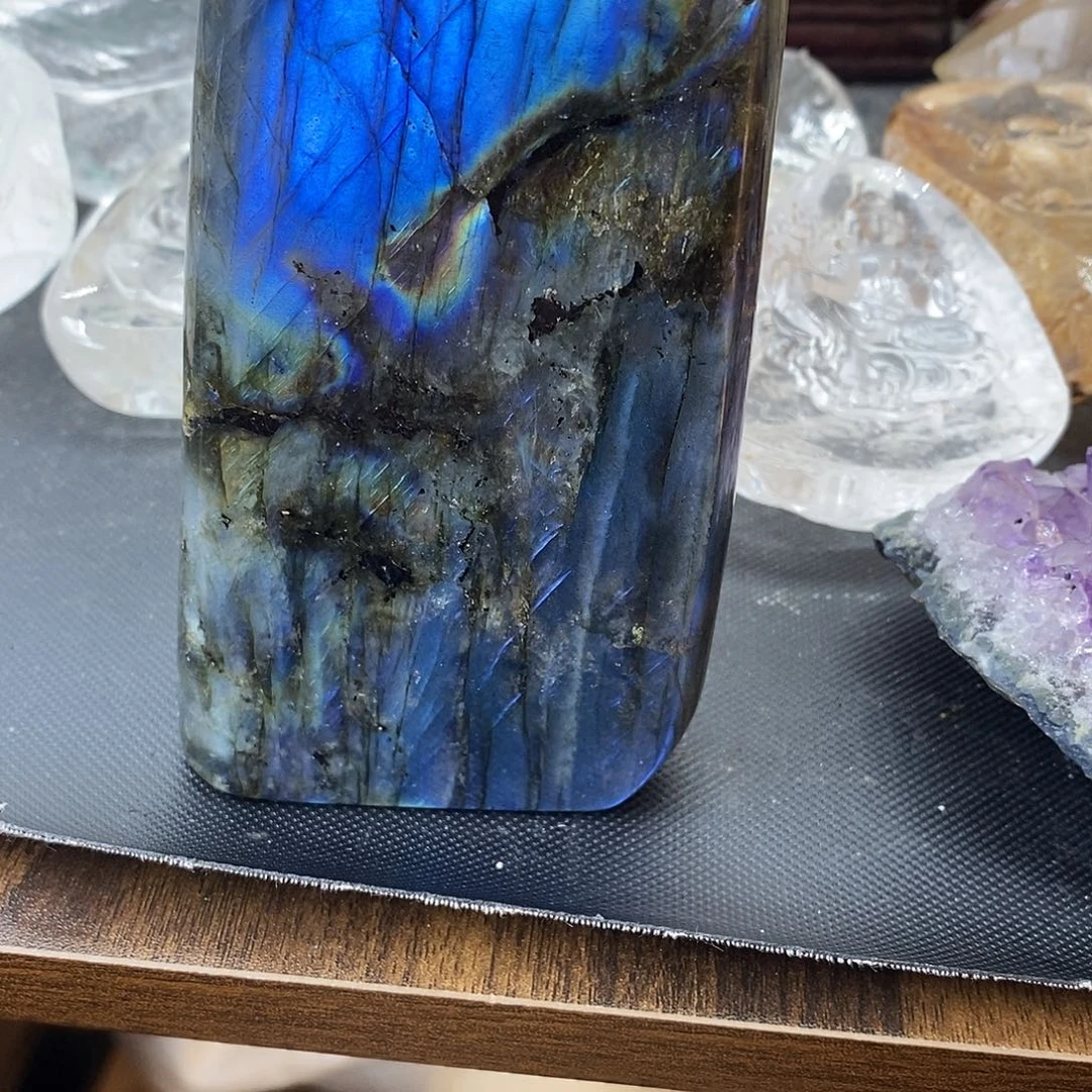 吉***祥未镶嵌水晶珠宝半成品