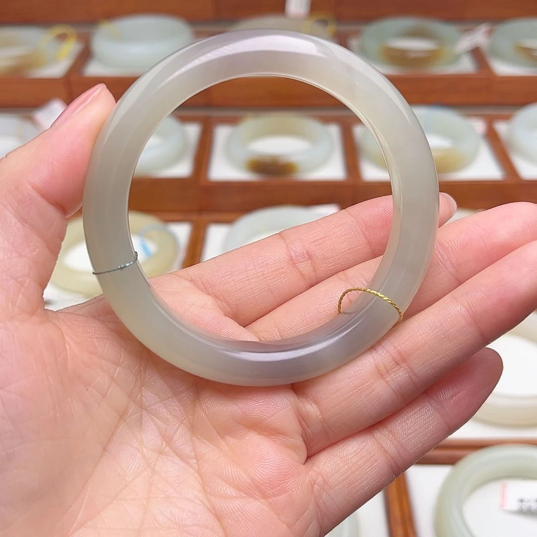 和田玉手镯未镶嵌57