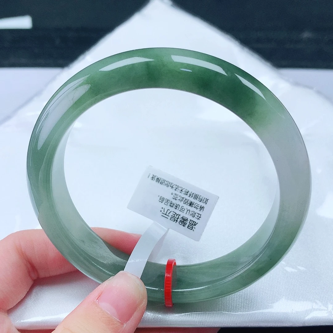 翡翠手镯未镶嵌58圈