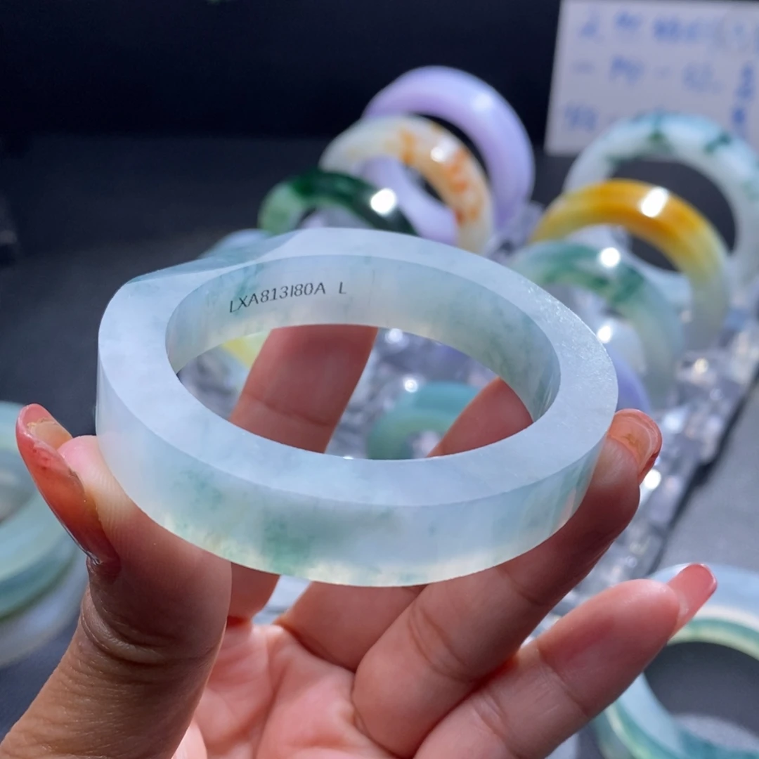 定制翡翠未镶嵌翡翠手镯