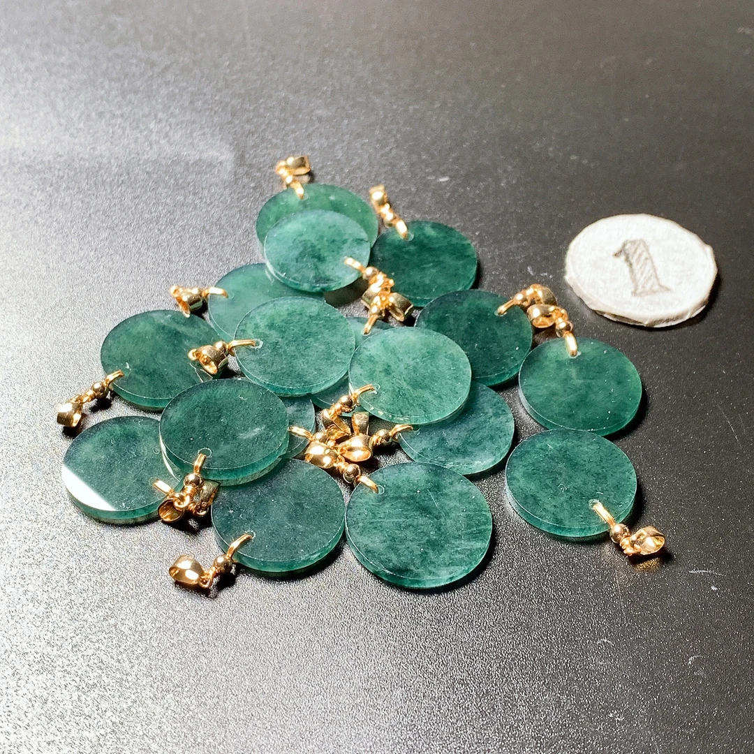 天然A货翡翠蓝水小平安无事圆牌吊坠（多样性择优发货）