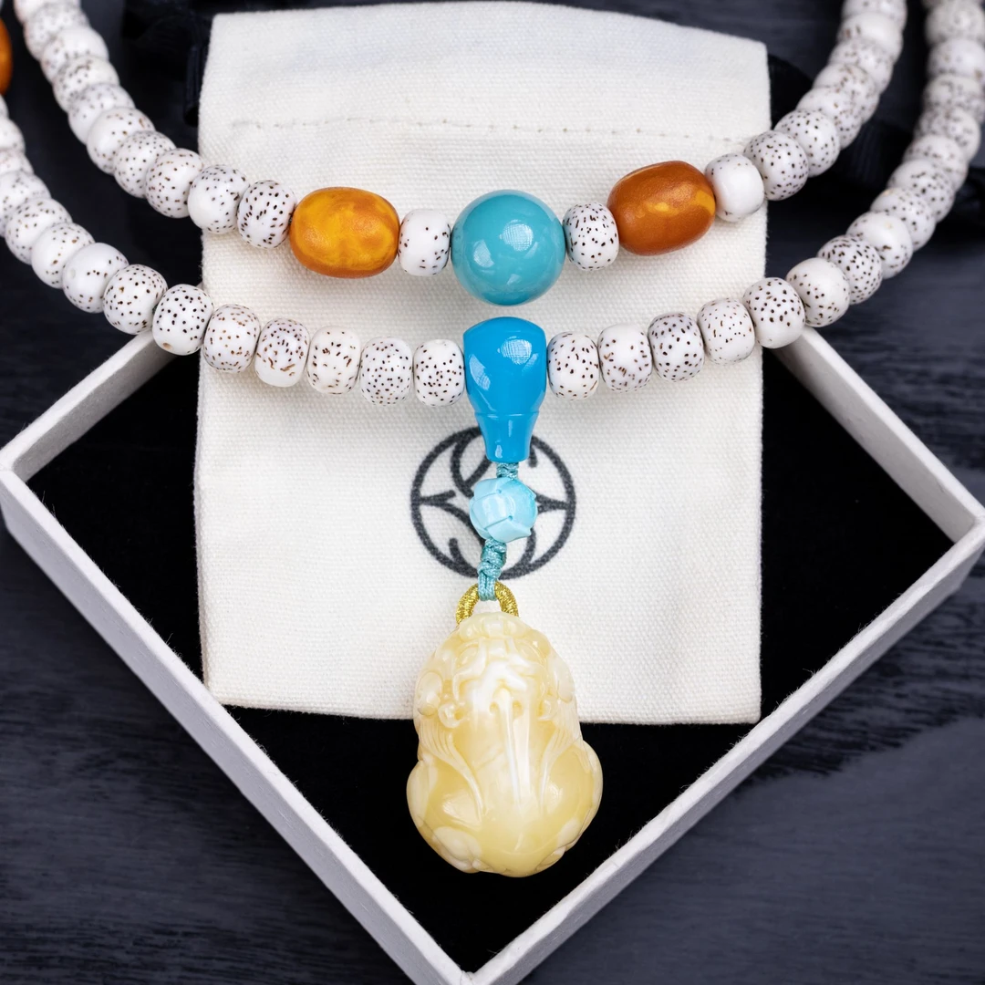 天然蜜蜡吊坠项链经典时尚百搭原创设计精美雕刻复古国风女款