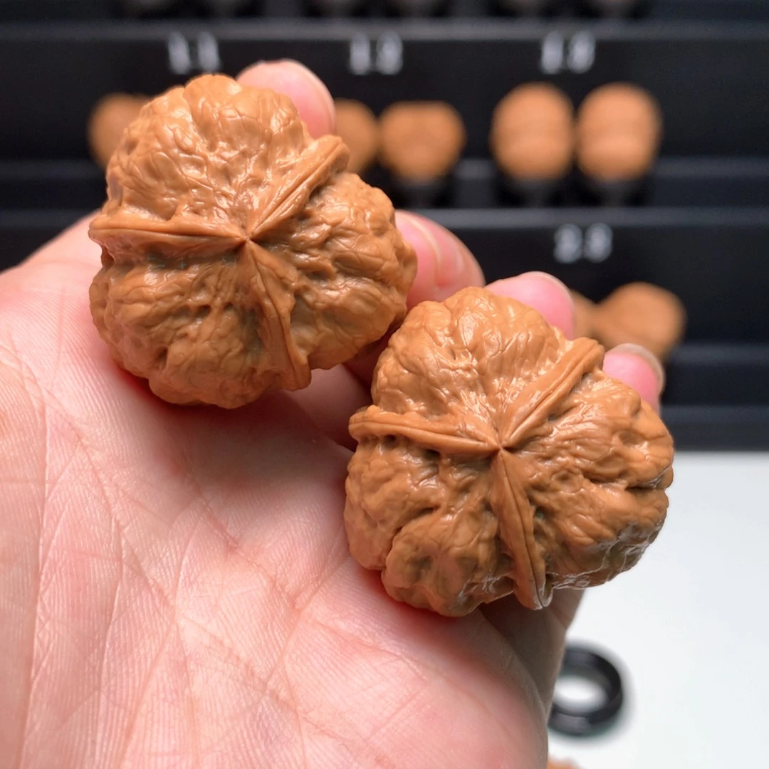 把件文玩核桃星*玉龙疙瘩包三棱