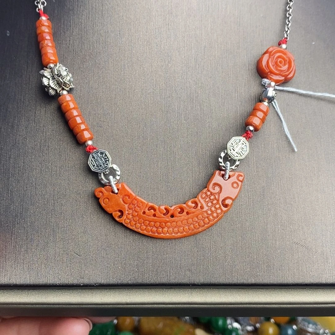 翡翠未镶嵌颈饰99