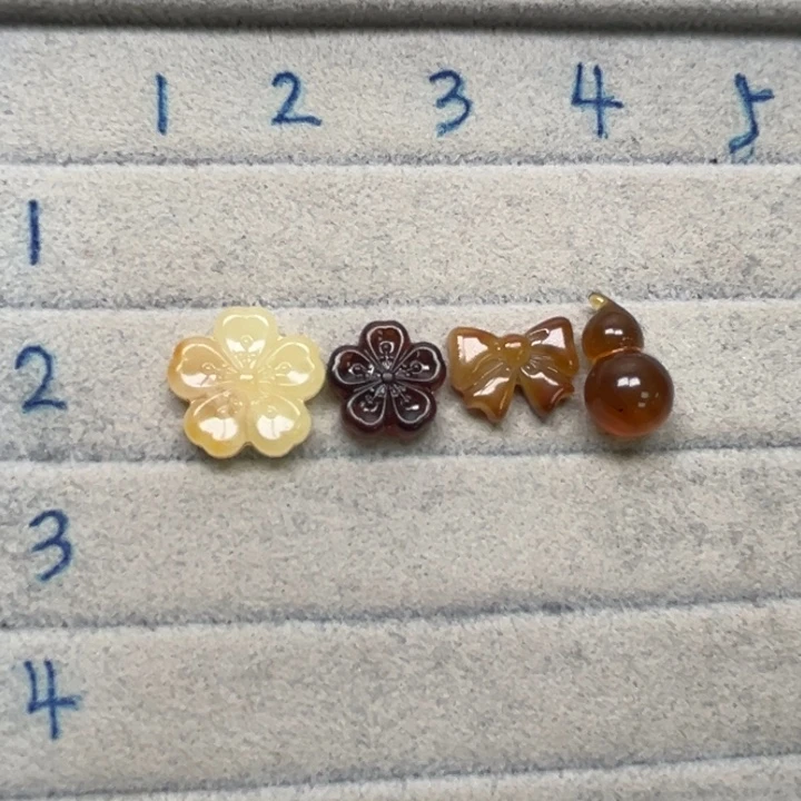 裸石琥珀未镶嵌月**姐天然蜜蜡配件