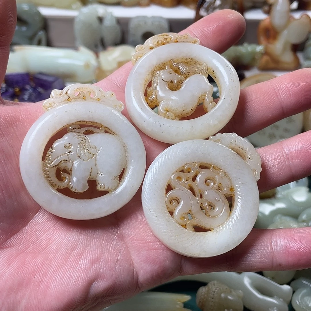 王***锋和田玉未镶嵌颈饰