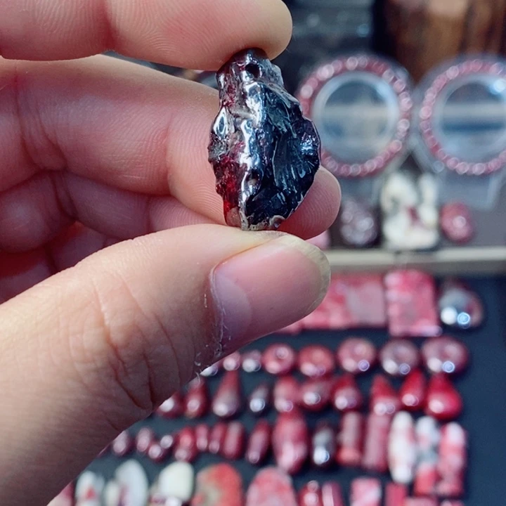 天然辰砂天然朱砂吊坠6