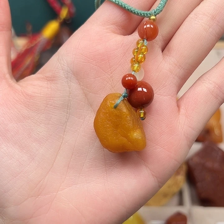 琥珀珠宝奇石未镶嵌