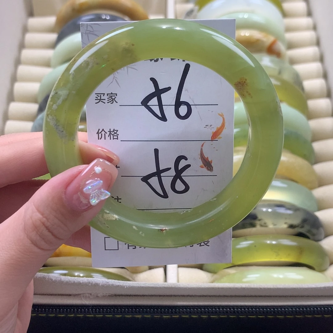【闪购商品】未镶嵌蛇纹石玉手镯