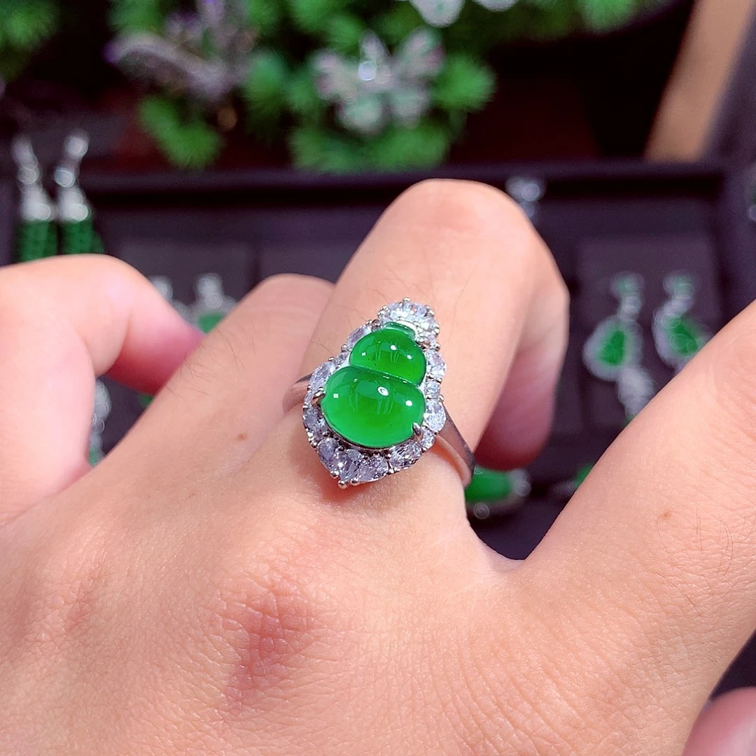 颈饰未镶嵌翡翠天然