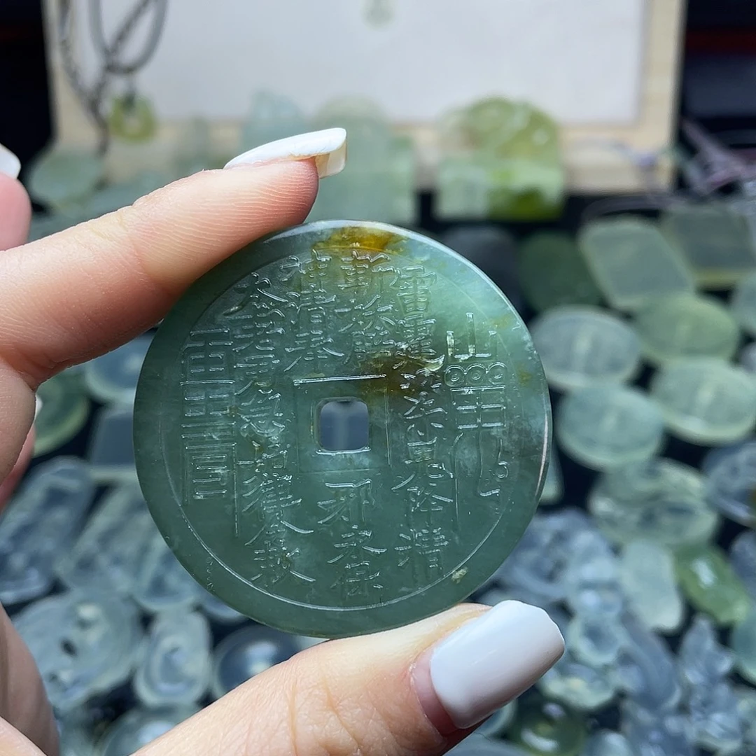 岫玉未镶嵌项圈山鬼