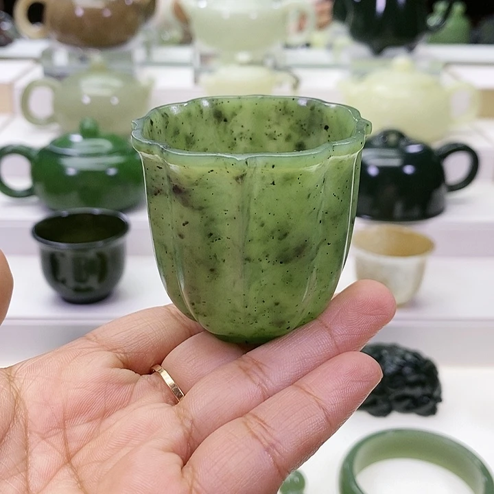 未镶嵌和田玉挂件杯子