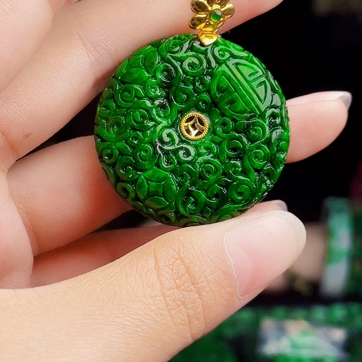 翡翠18K金镶嵌颈饰多样性
