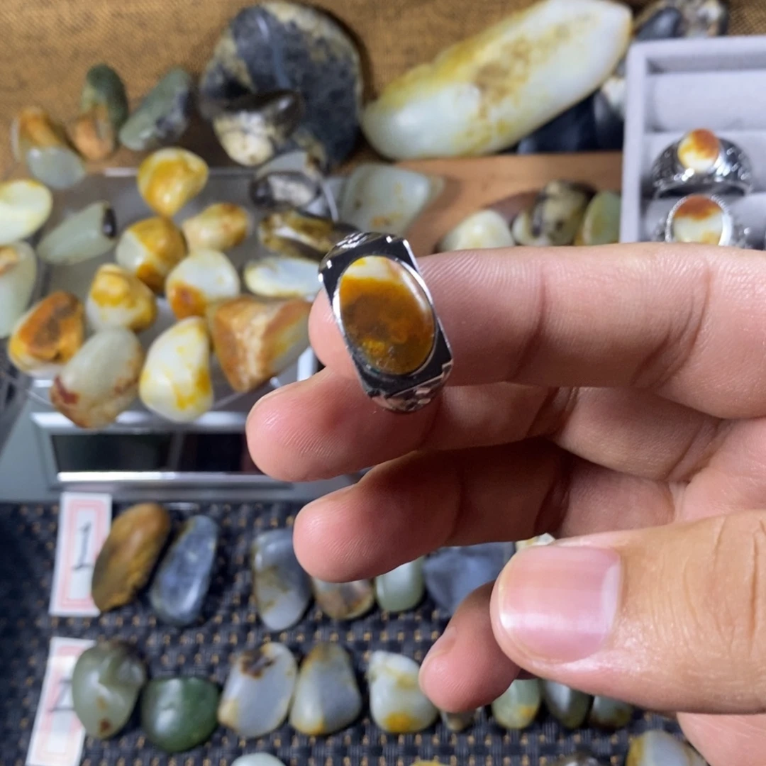 和田玉（糖玉）未镶嵌挂件