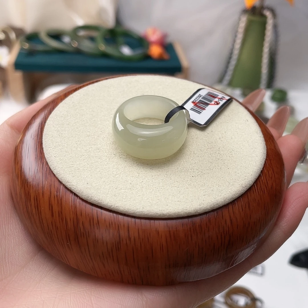 和田玉未镶嵌戒指晴水馒头18.0v23