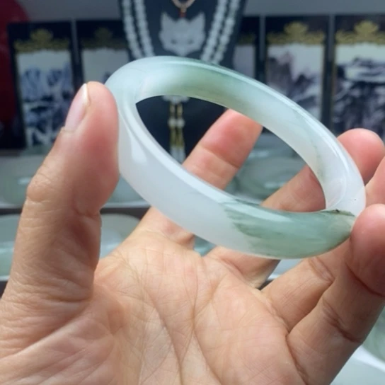 石英质玉（金丝玉）手镯未镶嵌