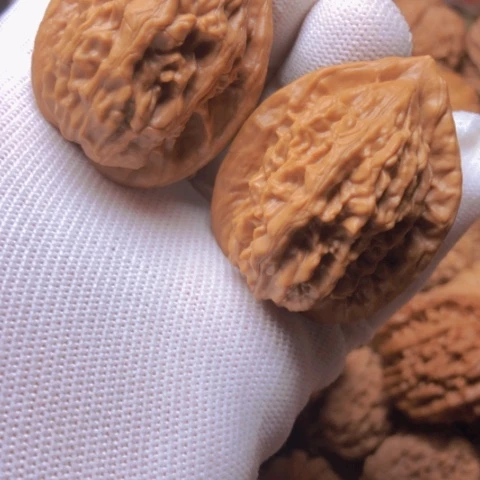 【闪购商品】桃核吊坠大红袍狮子头