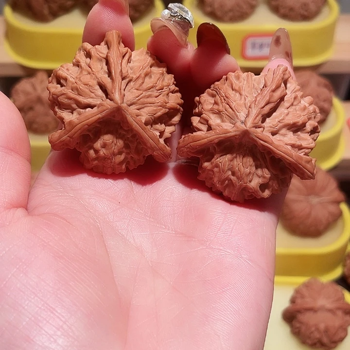 把件文玩核桃三棱