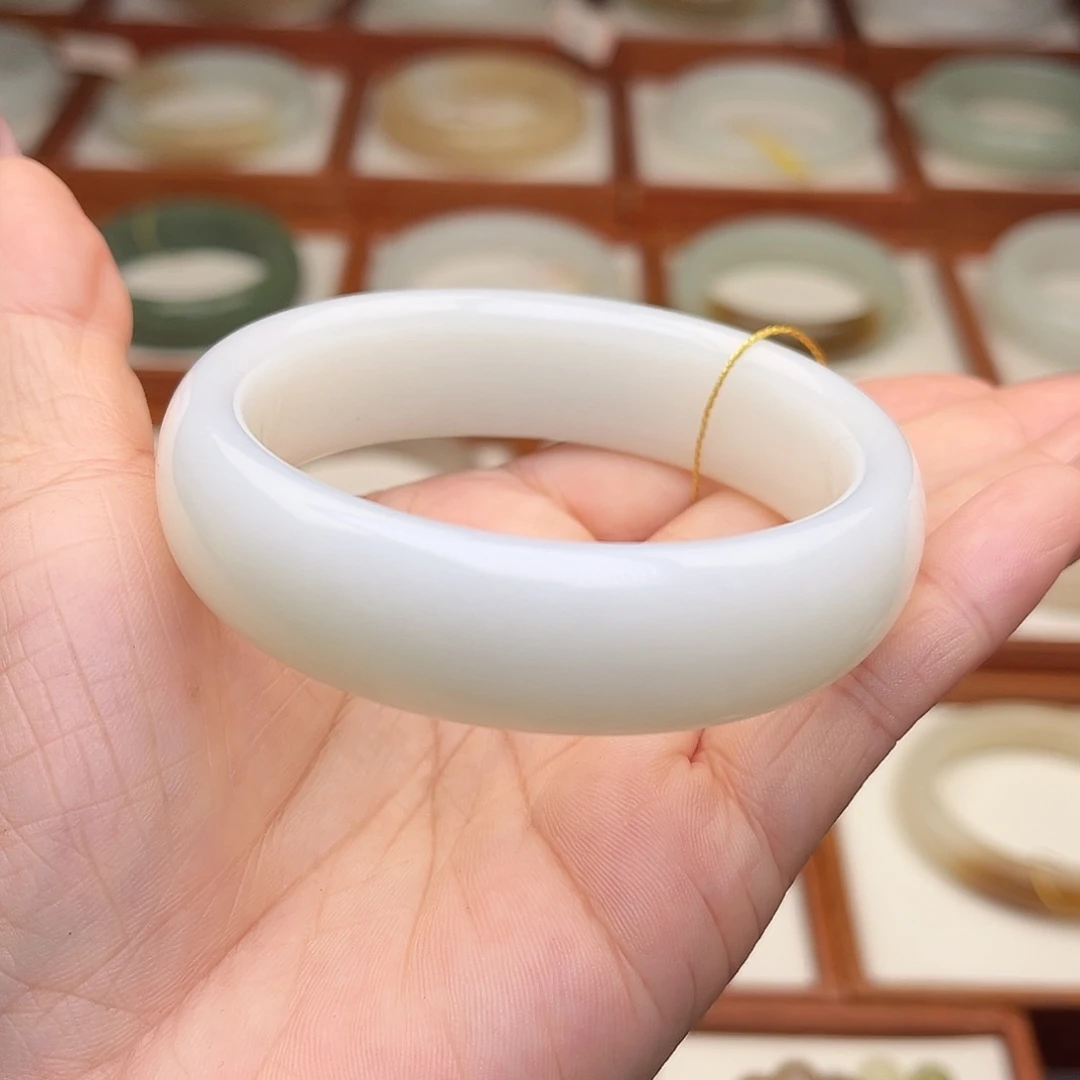 和田玉未镶嵌手镯56.5