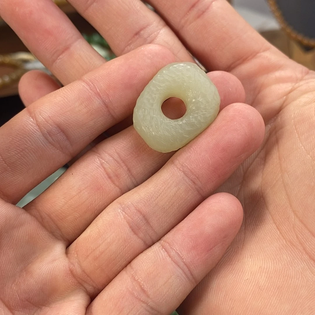 和田玉手串未镶嵌橘皮扣