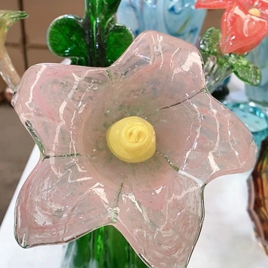 琉璃花瓶高45厘米宽9厘米