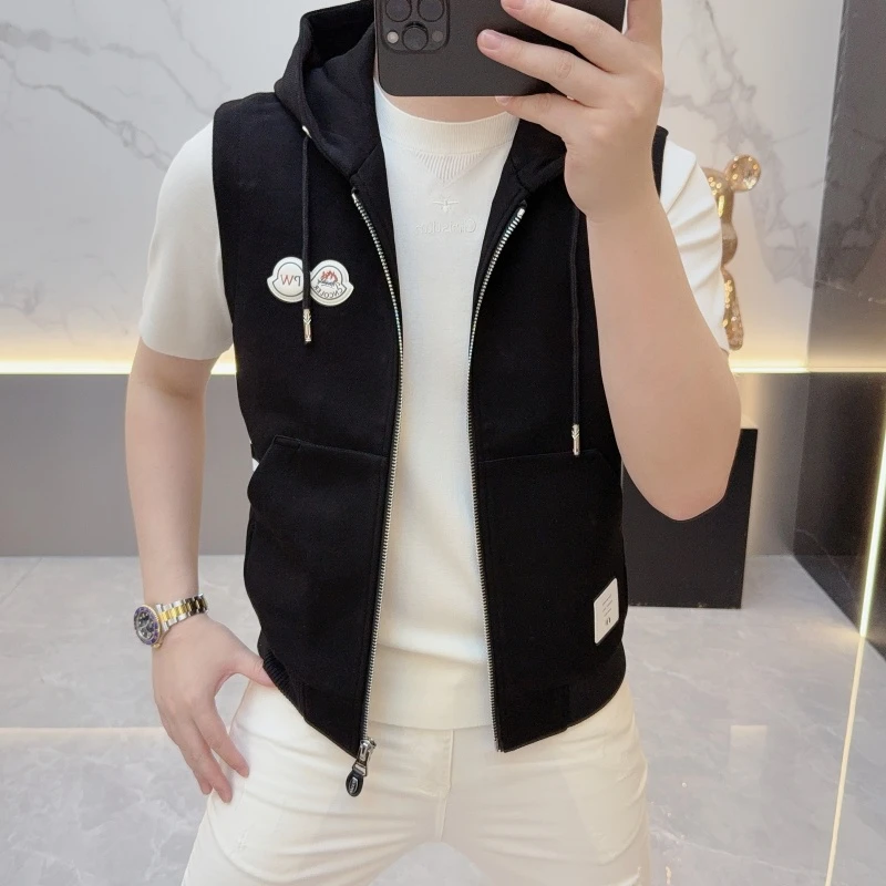 2025秋季新款欧货时尚潮牌徽章帅气条纹修身休闲连帽百搭马甲男潮