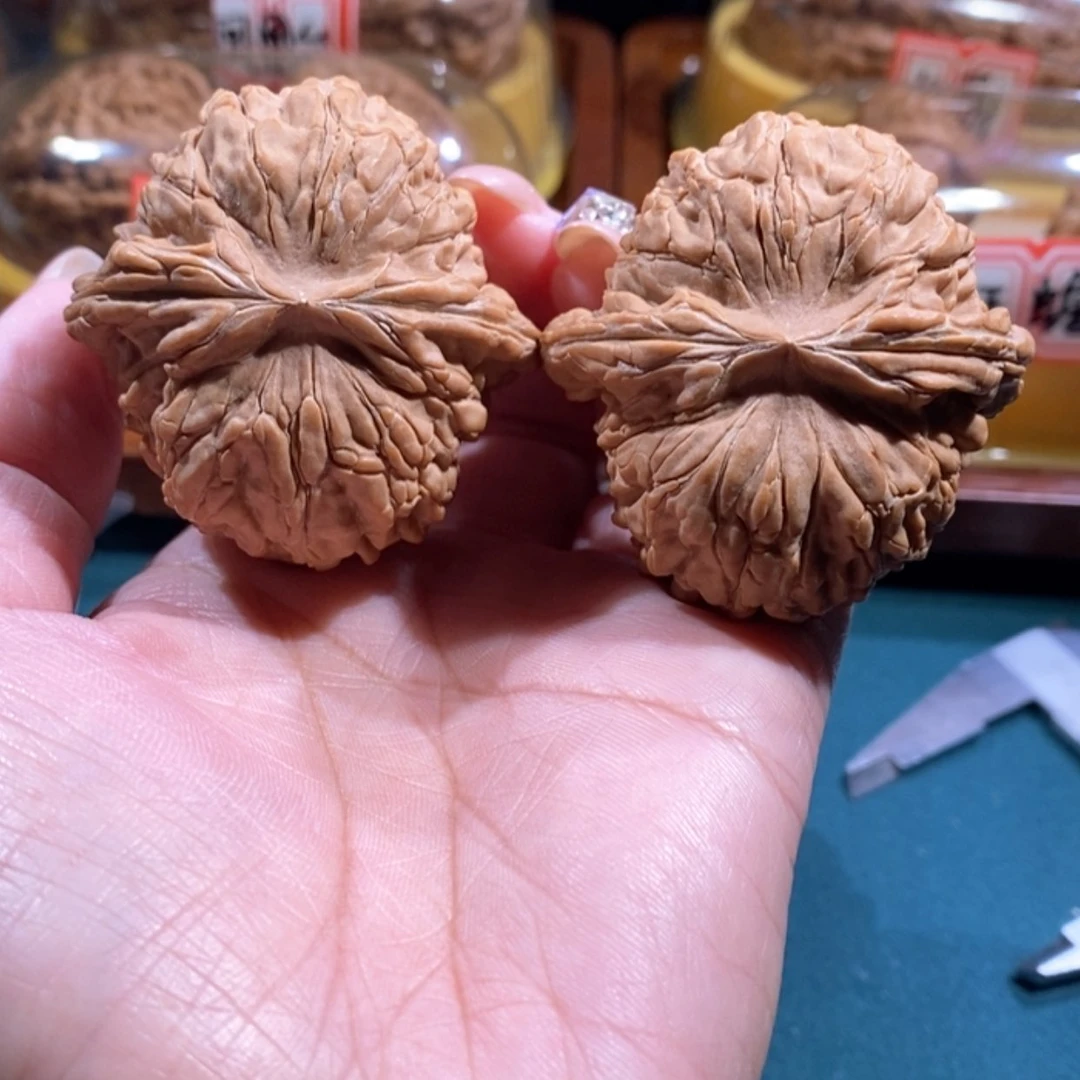 【闪购商品】文玩核桃吊坠闹*华坤long