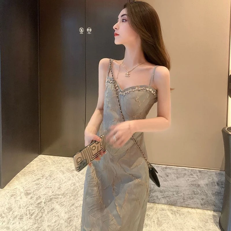 吊带连衣裙2025夏季新款气质女装时尚高级感小众设计显瘦国风裙子