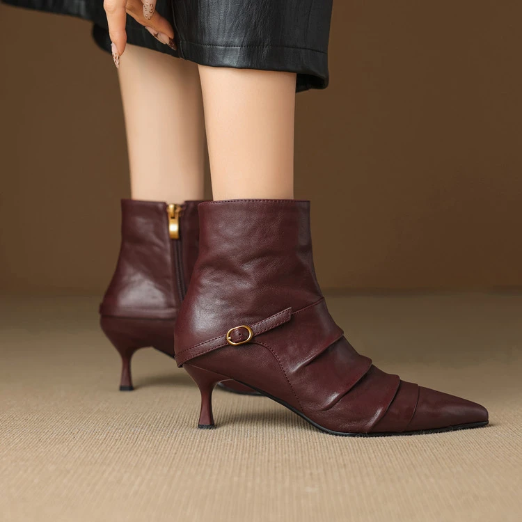 时髦尖头细跟女靴子2025秋冬新款真皮小短靴时装靴中跟职业鞋