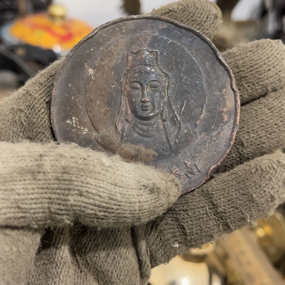 大***量闪电购铜摆件工艺品