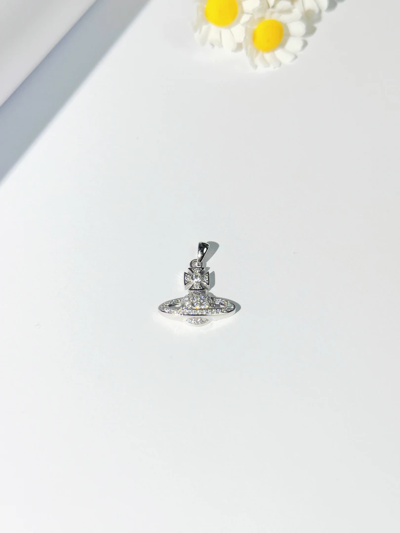 铂金PT950土星镶嵌莫桑吊坠