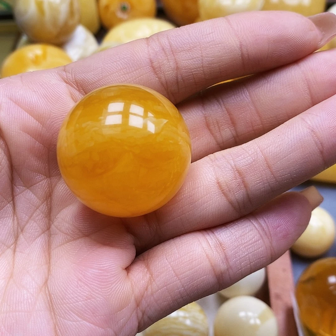 蜜蜡未镶嵌珠宝奇石