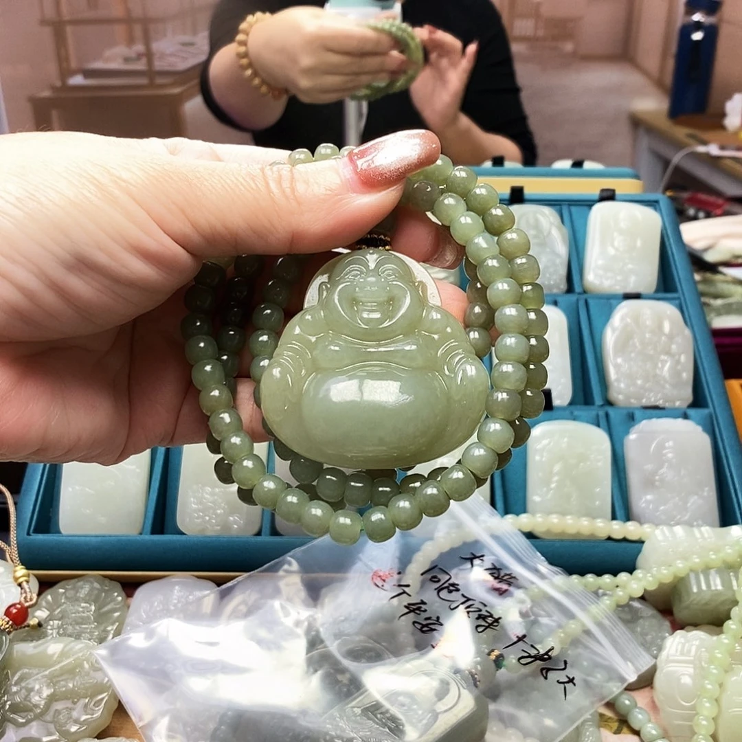 和田玉颈饰未镶嵌牛