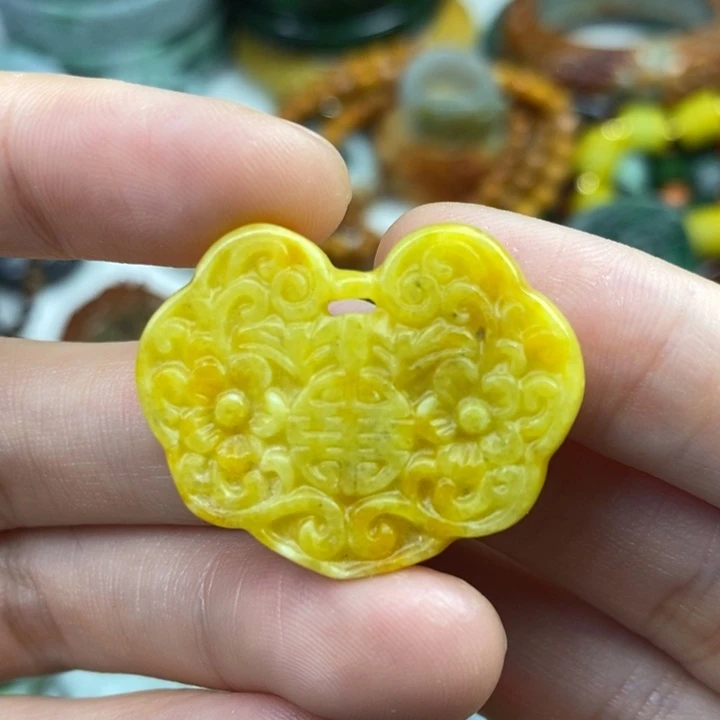 颈饰未镶嵌翡翠吊坠