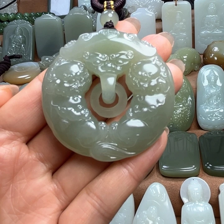 和田玉未镶嵌颈饰