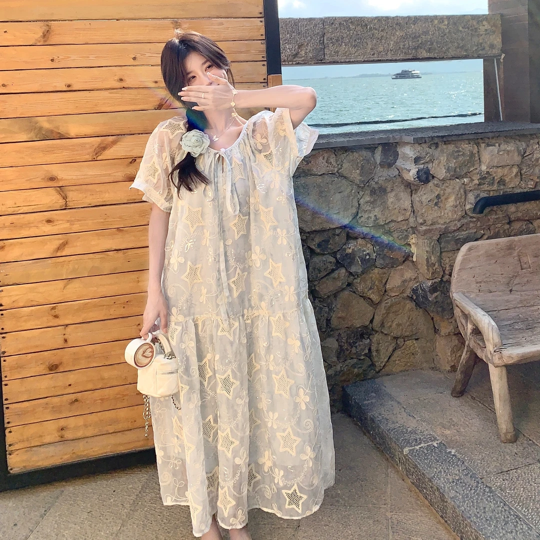 法式甜美刺绣泡泡袖连衣裙女夏2025新款独特绝美今年流行爆款长裙