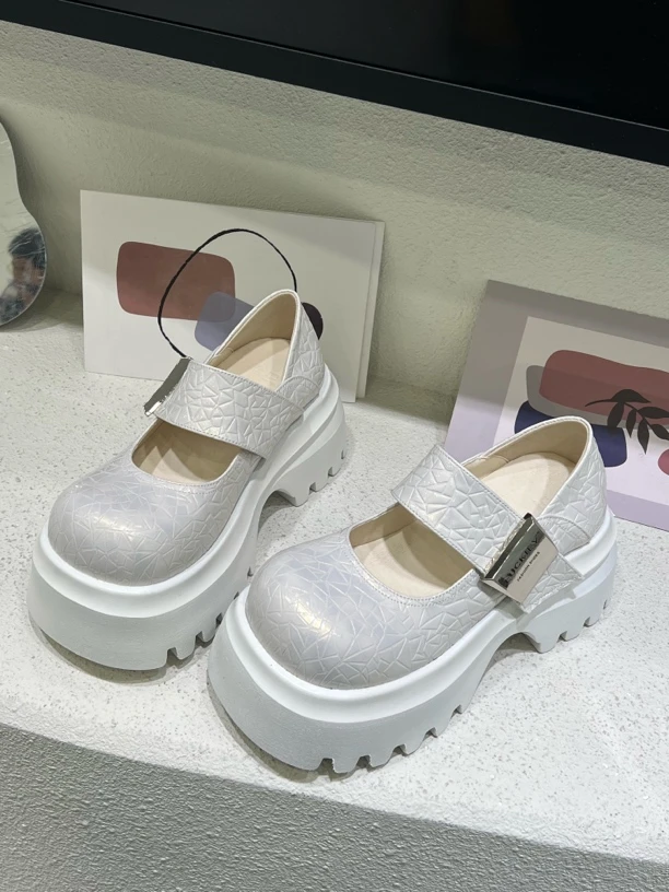 厚底玛丽珍鞋，黑白双色可选，金属点缀鞋面纹理独特复古时尚，225-1