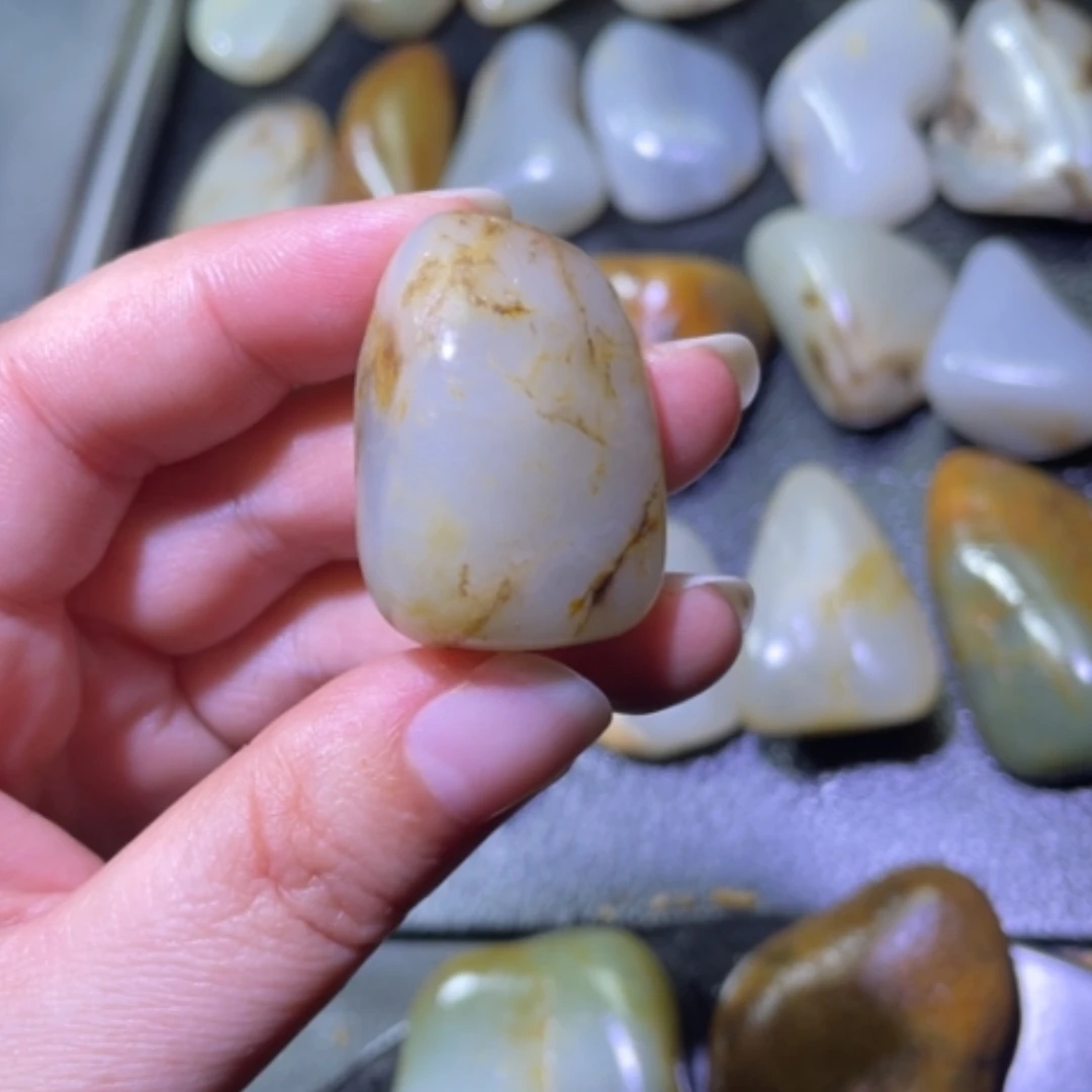 【闪购商品】颈饰未镶嵌和田玉（子料）