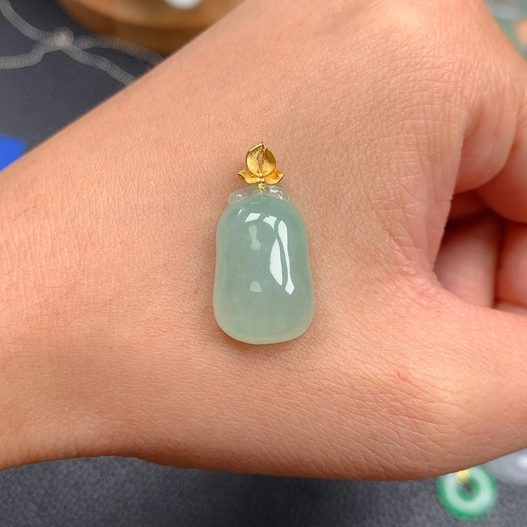 吊坠(赠链)18K金镶嵌翡翠