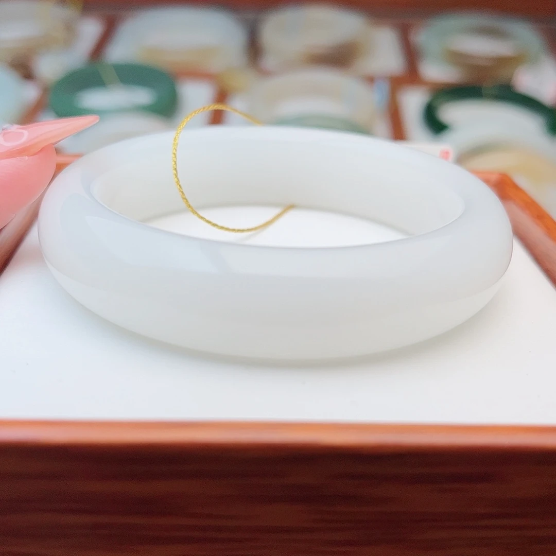 和田玉未镶嵌手镯55