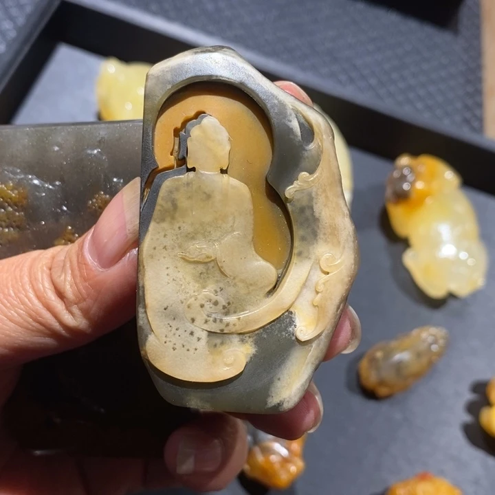 石英质玉（黄龙玉）未镶嵌挂件