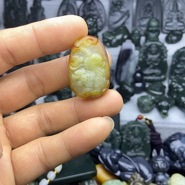 和田玉未镶嵌颈饰