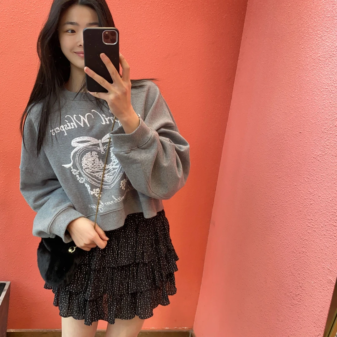 （默茗服装）爱心刺绣高腰卫衣