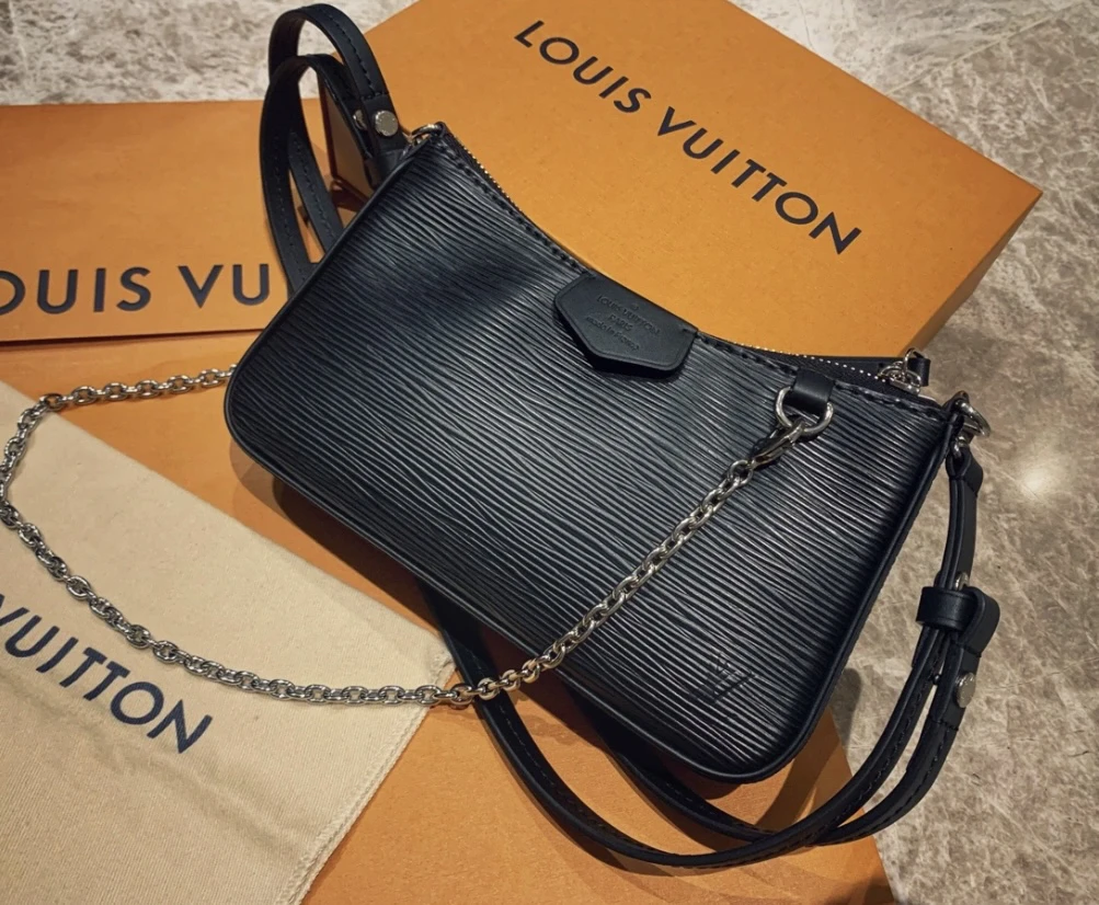 95新 LV 苏州包展/腋下包/成色直播间为准